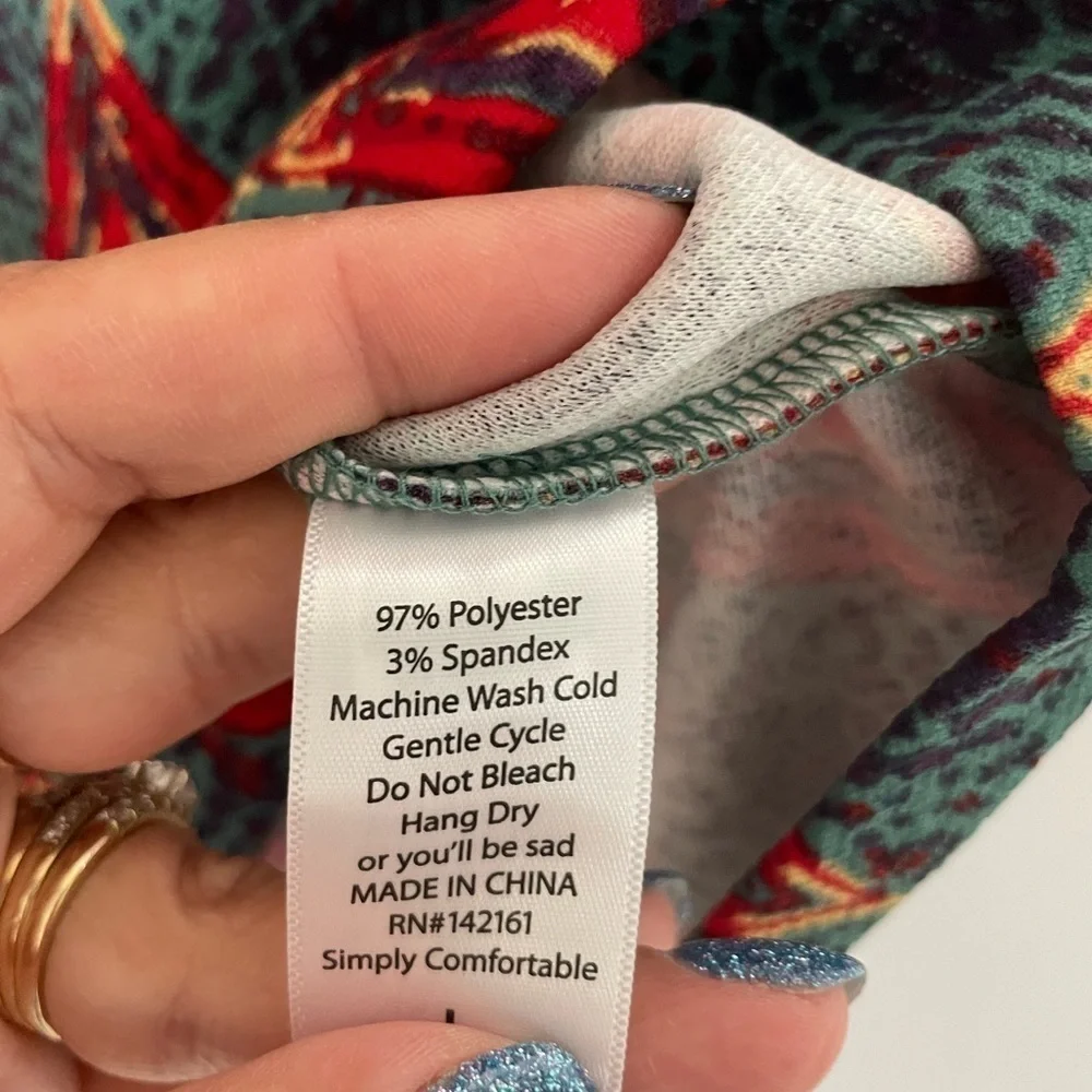LuLaRoe/ Triangular patterned pencil Cassie Skirt​​​​​​​​​​​​​